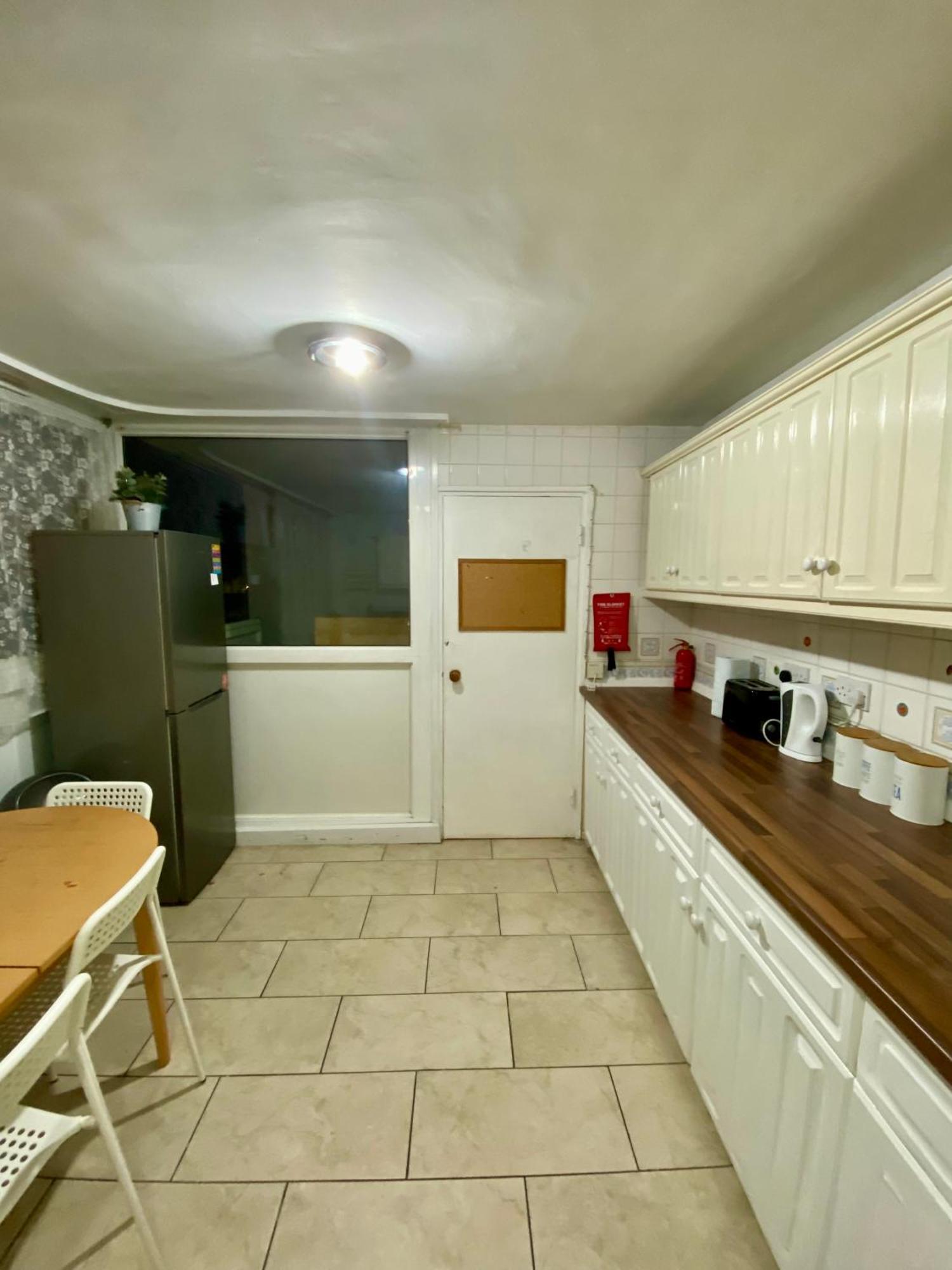 3 Bedroom Flat, Oxford Circus, W1w * Londra